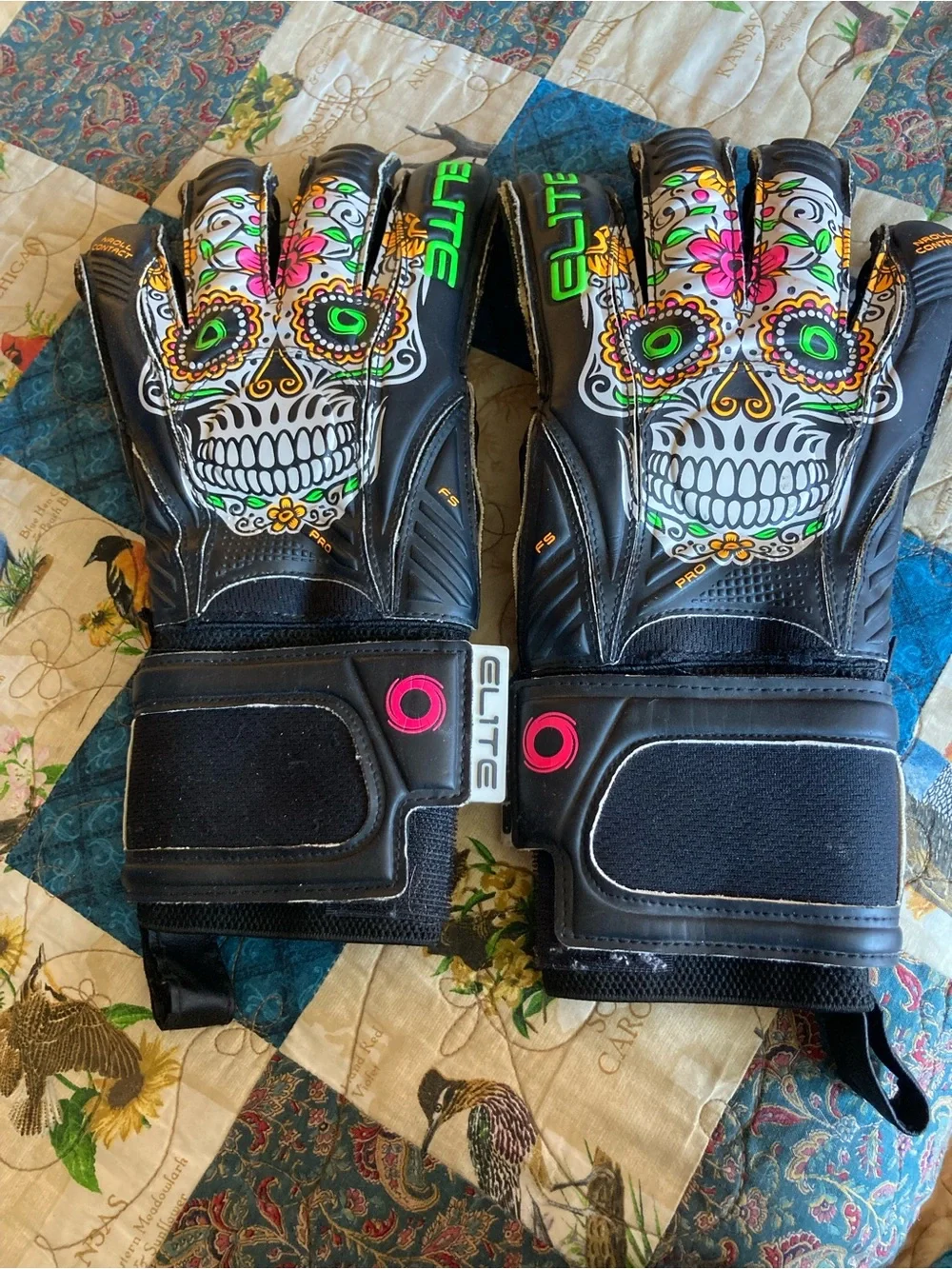 Elite sport soccer Kids Gloves with Colorful Skull Design